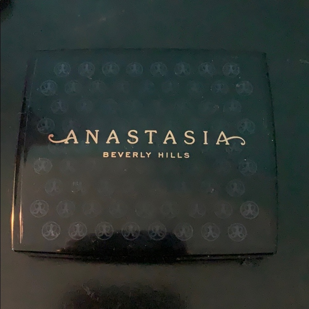 Anastasia blush